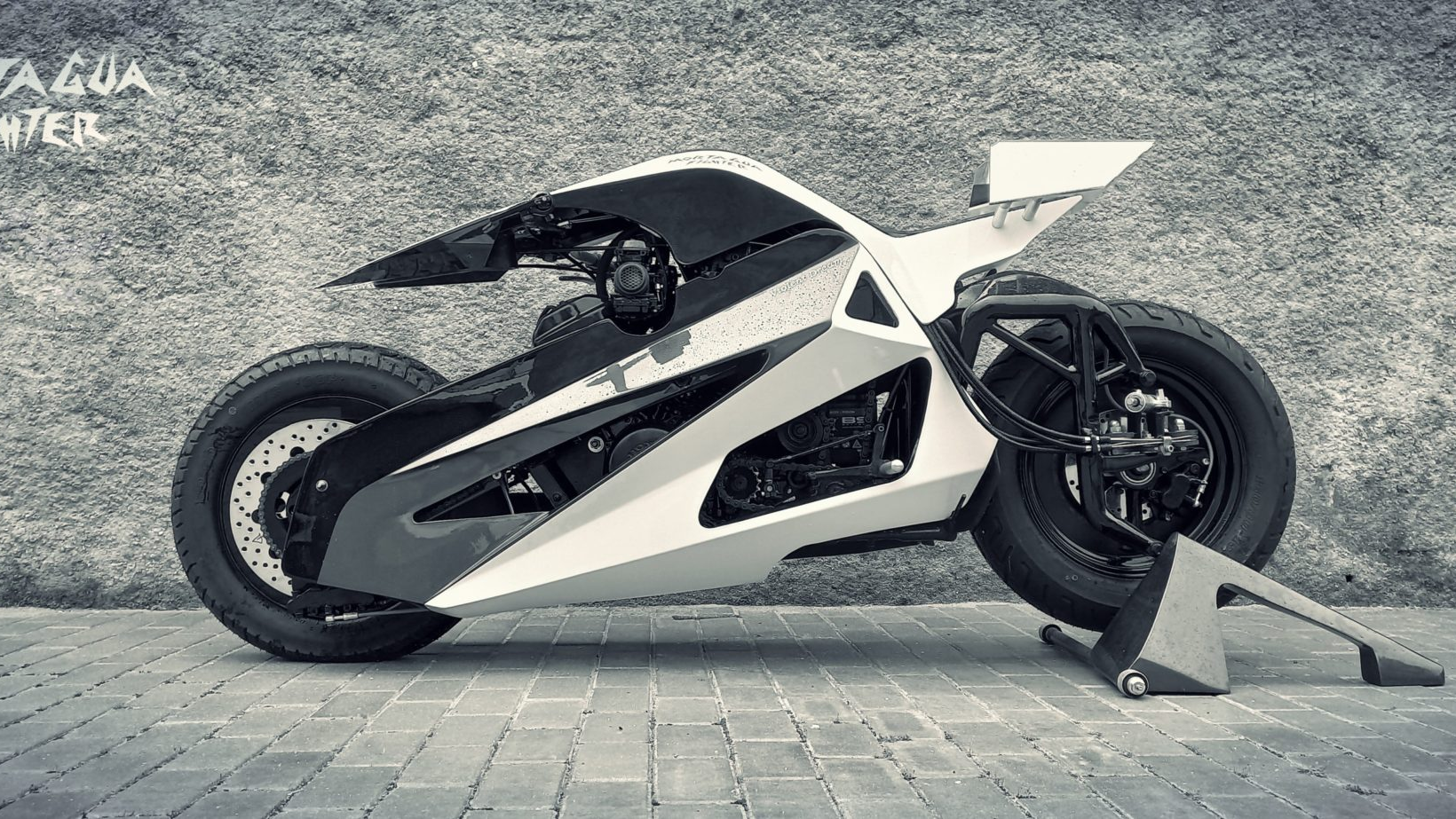 Mortagua Fighter 10. - Living with Gravity